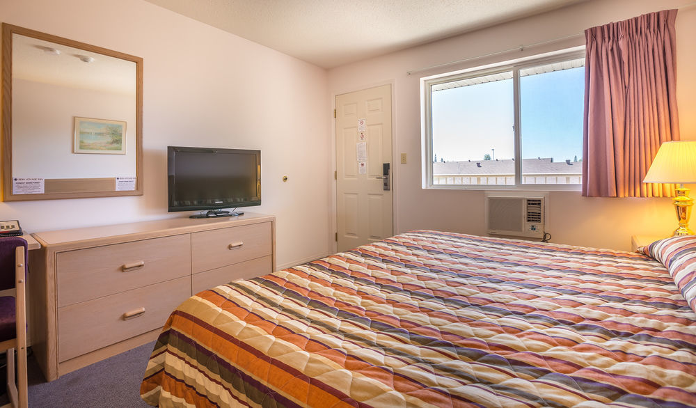 Bon Voyage Inn Prince George Bagian luar foto