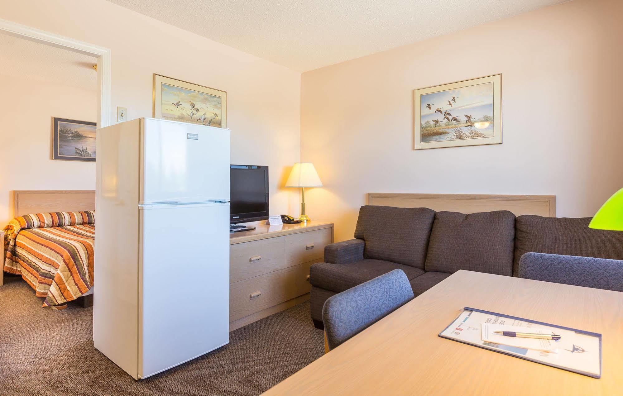 Bon Voyage Inn Prince George Bagian luar foto