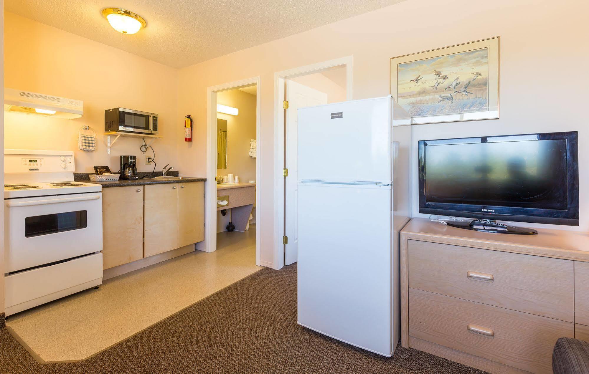 Bon Voyage Inn Prince George Bagian luar foto