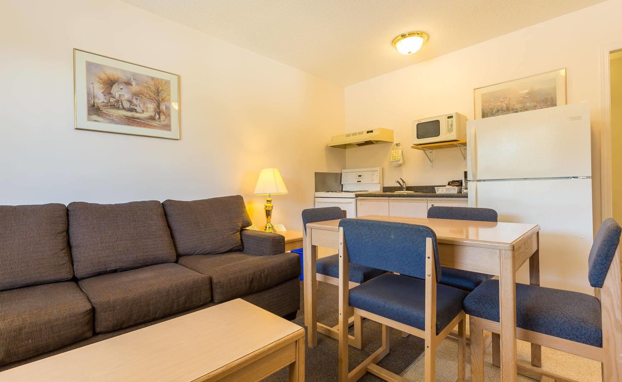 Bon Voyage Inn Prince George Bagian luar foto