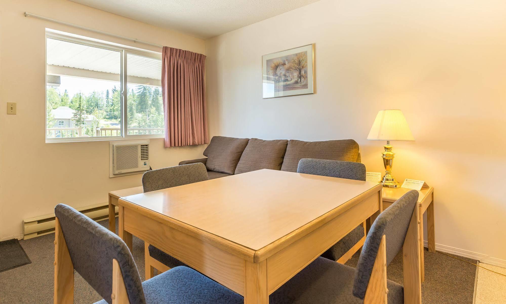 Bon Voyage Inn Prince George Bagian luar foto
