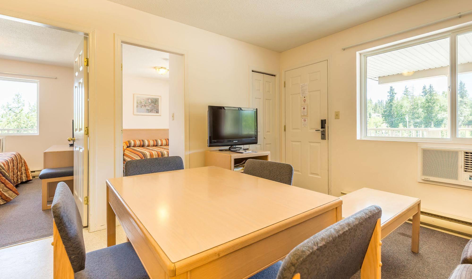 Bon Voyage Inn Prince George Bagian luar foto