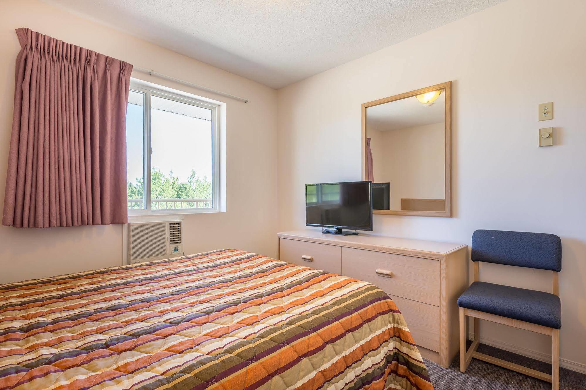Bon Voyage Inn Prince George Bagian luar foto