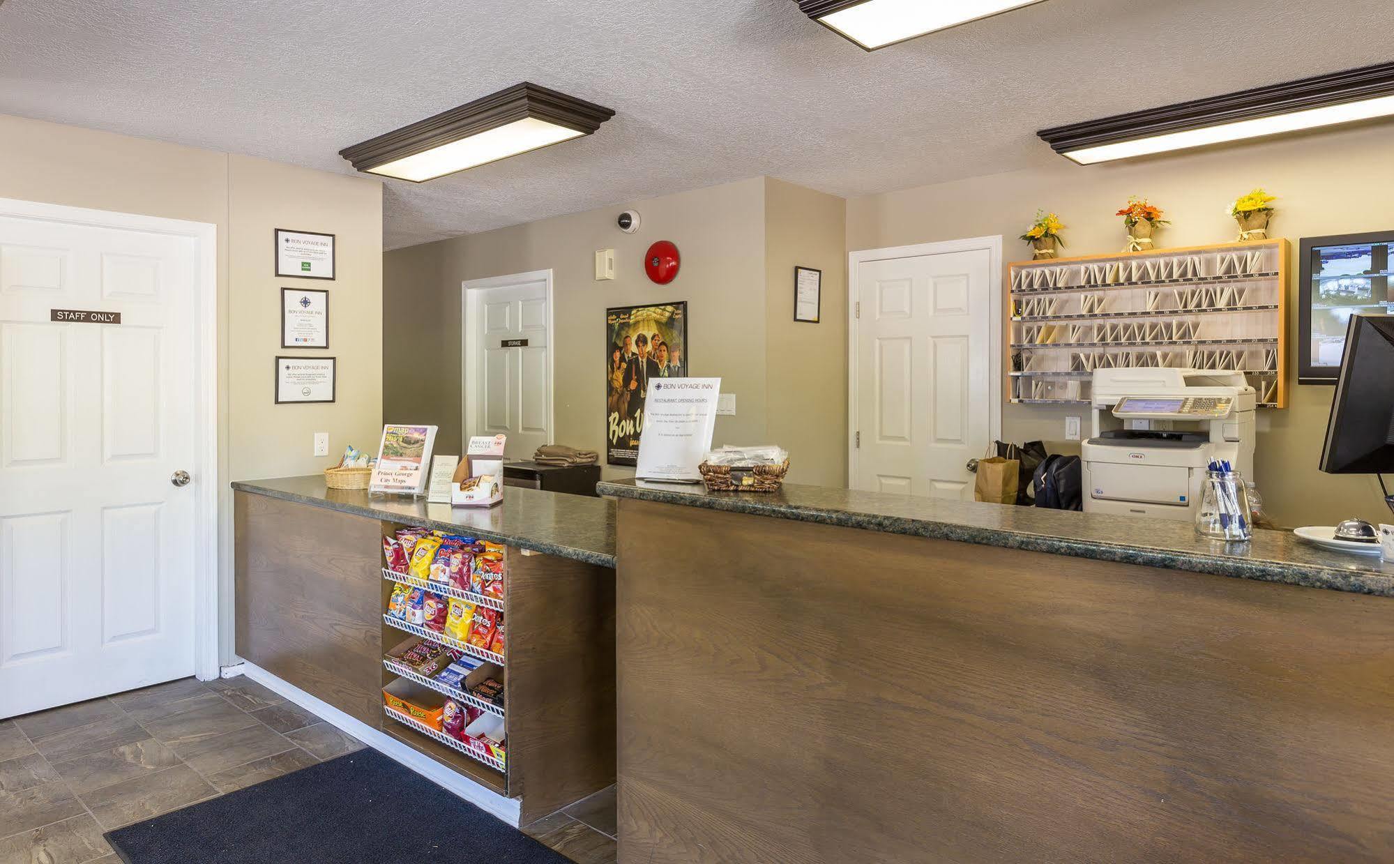 Bon Voyage Inn Prince George Bagian luar foto